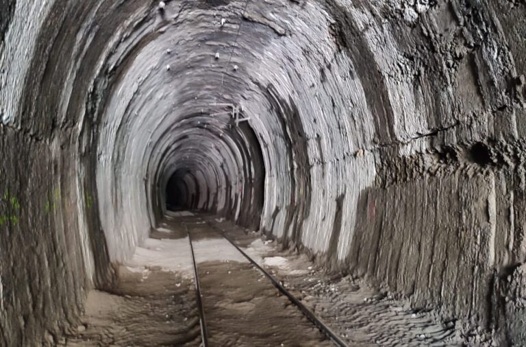Radovi na reprofilaciji tunela br. 150 na pruzi Vrbnica-Bar
